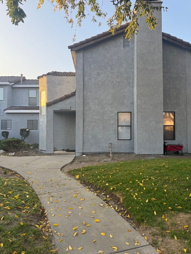 Photo - 3661 La Mancha Pl