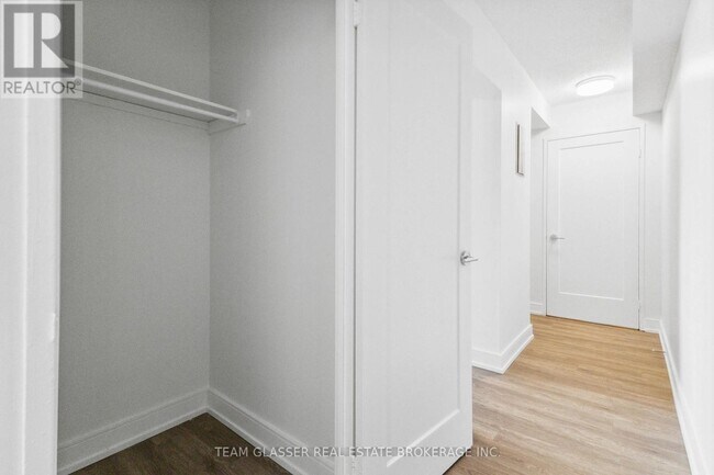 Photo - 340 Colborne St Unité 304