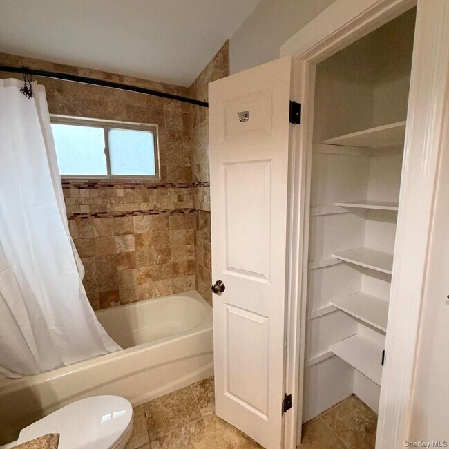 Photo - 740 Church St