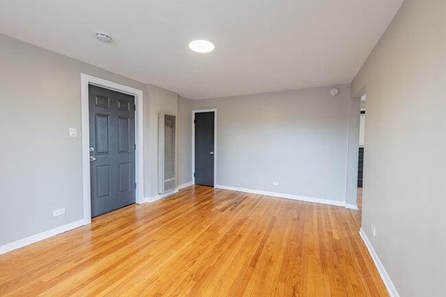 Photo - 4343 Wisconsin Ave Unidad 3