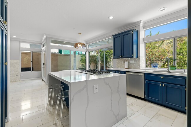 6807 E Pinnacle Pointe Unit House