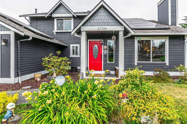Building Photo - Energy-Efficient Kent Home with AC, Hot Tub, EV Charger & Large Fenced Yard- Available August 1st...