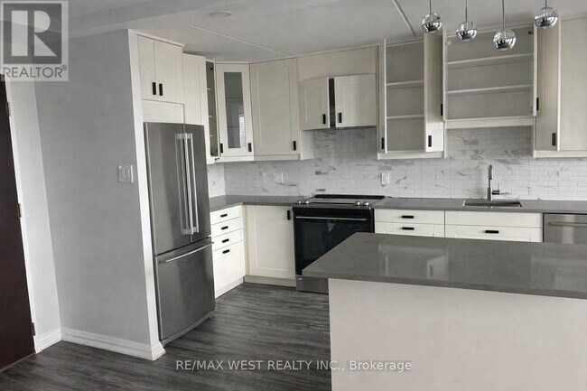 Photo - 2 Glamorgan Ave Unit 1112