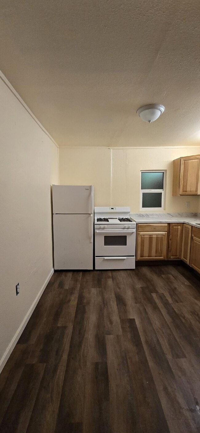 Photo - 405 W Oak St Unit A