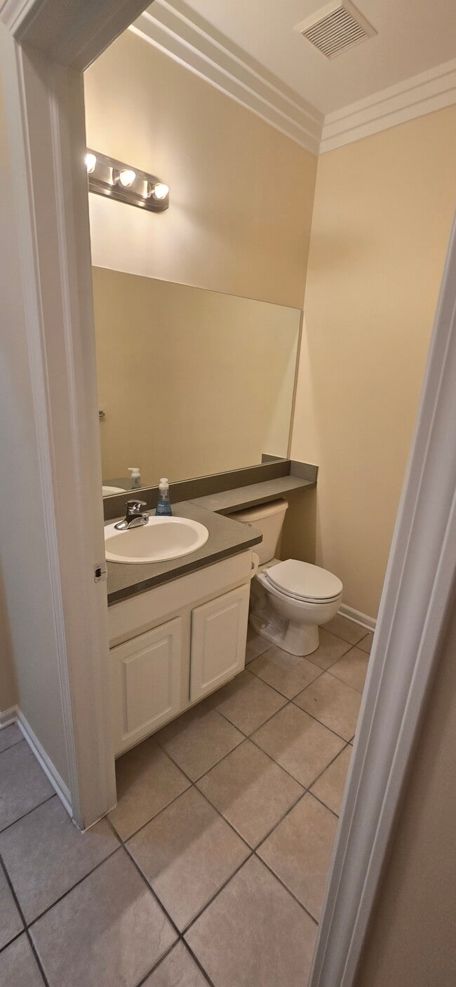 Photo - 1240 University Dr