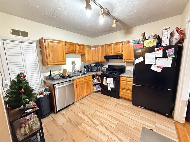 Photo - 880 Huntington Ave Unidad 2 Rental