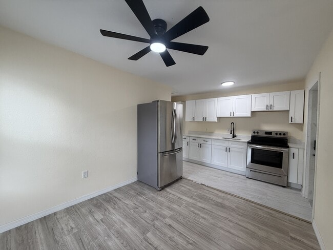 5680 28th St N Unit D5