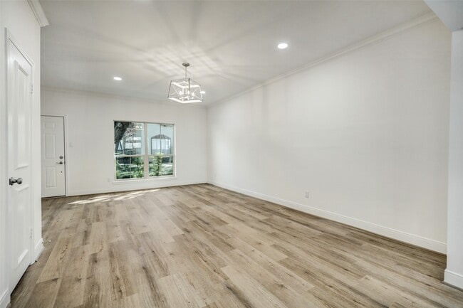 Photo - 14715 Barryknoll Ln Unit 142