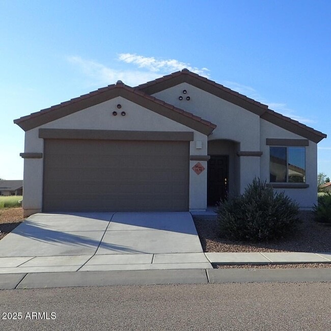 Building Photo - 1579 W Cottonwood Blfs Dr Rental