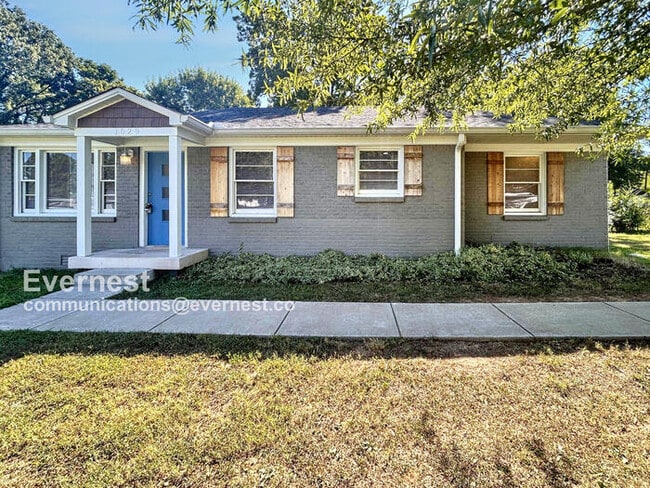 Photo - 1029 Edgewood Dr House