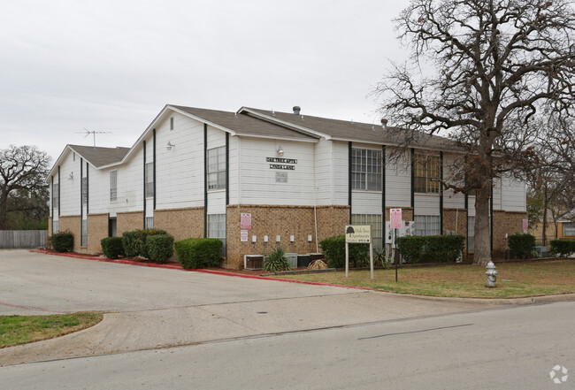 Oaktree Apartments - Oaktree Apartments