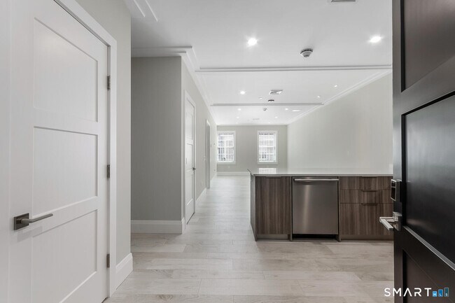 Photo - 1990 Bronson Rd Unit 2