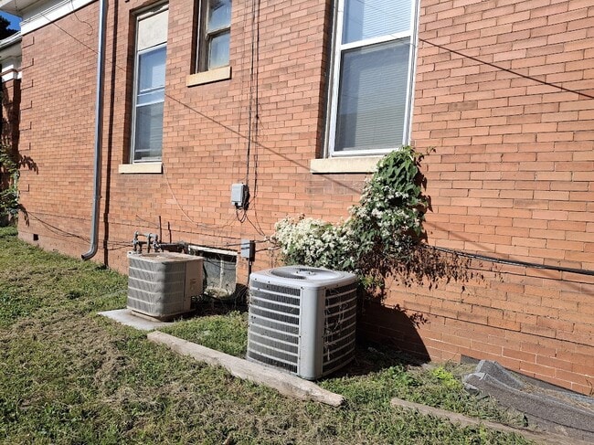 Photo - 1809 Jules St Unidad 1809.5 Jules St