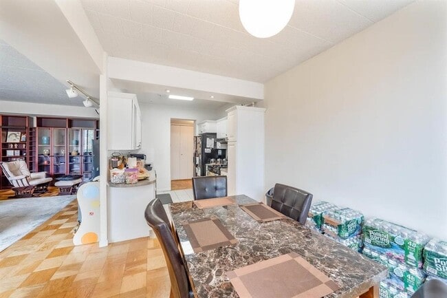 Photo - 9060 Palisade Ave