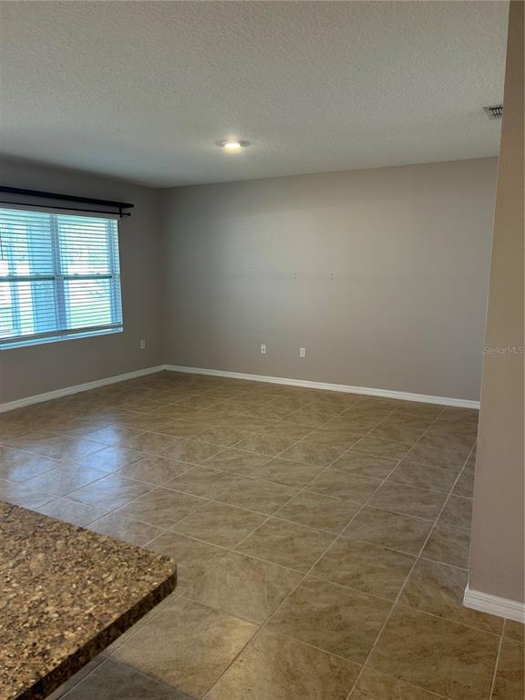 Photo - 269 St Georges Cir