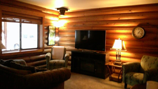 Photo - 1009 Alder St