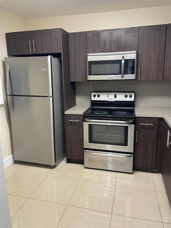 Building Photo - 5120 SW 40th Ave Unit 24A Rental