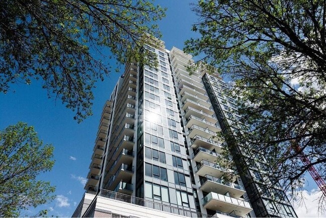 Building Photo - 1471 St Paul St Unit 1303