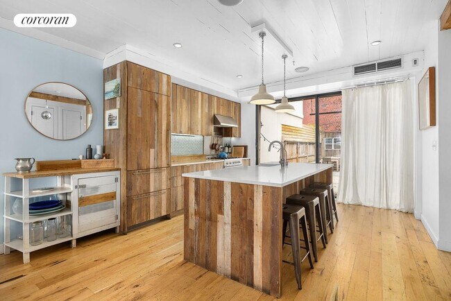 Photo - 589 Union Ave