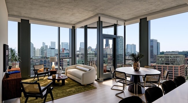 Photo - 327 N Aberdeen St