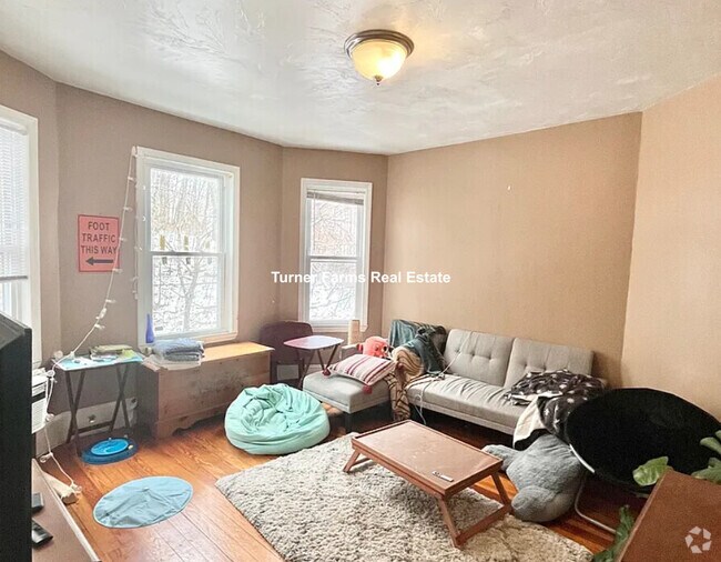 Building Photo - 32 Fisher Ave Unit 22 fisher ave-  3 Rental