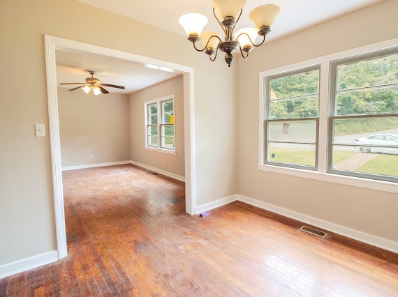 Photo - 1521 Graymont Ave W