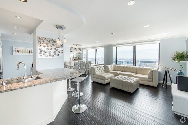 Building Photo - 85 E India Row Unit 35F Rental