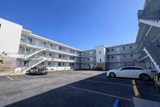 Photo - 540 NW 7th St Unit 32