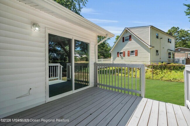 Photo - 1016 Woodlane Rd