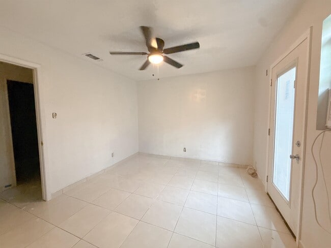 Photo - 106 Florida St