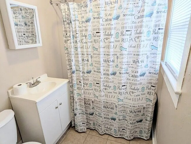 Photo - 635 Tanglewood St Unit 4