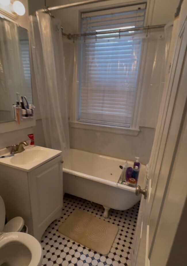 Photo - 105 Jersey St