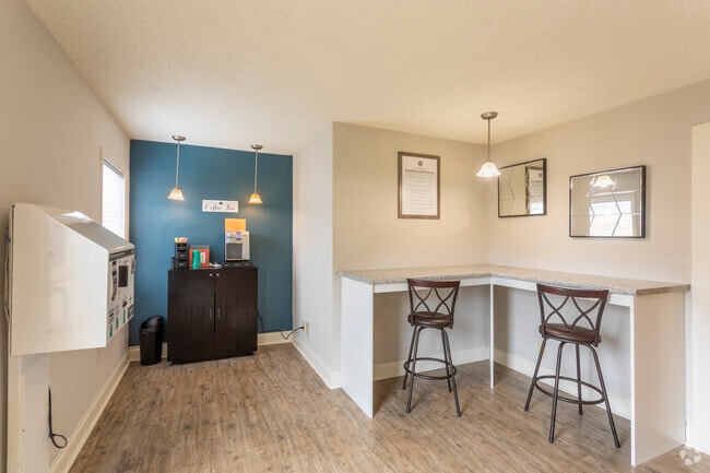 Photo - Parkway Crossing