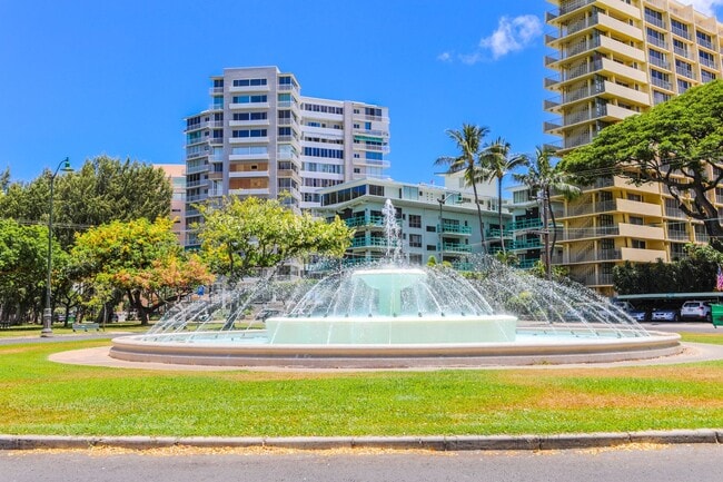 Photo - 2957 Kalakaua Ave Unit 402