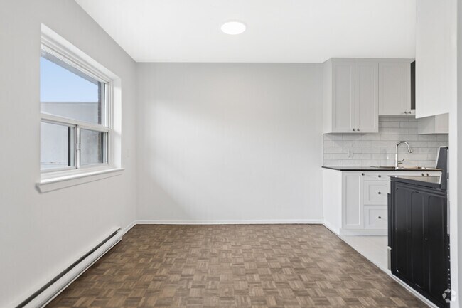 1BR, 1BA - 668SF - Dining Room - 2360 Weston Road