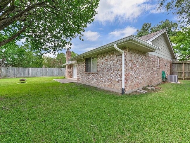Photo - 22019 Knoll Lake Ln