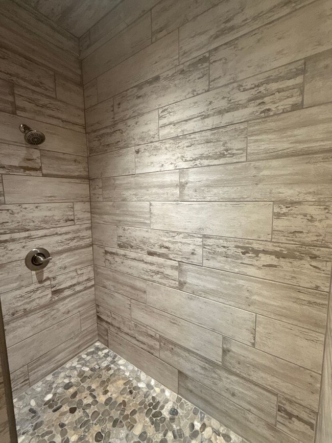 Photo - 3 Bedroom 2 Bath Home Newly Renovated