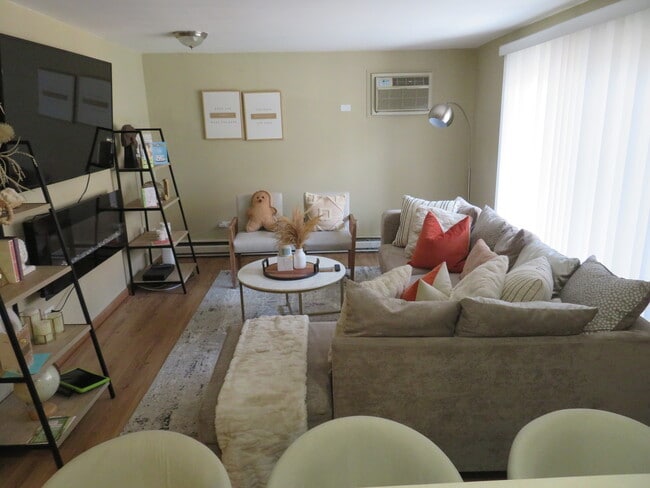 Photo - 2317 N Neva Ave Unit 308A