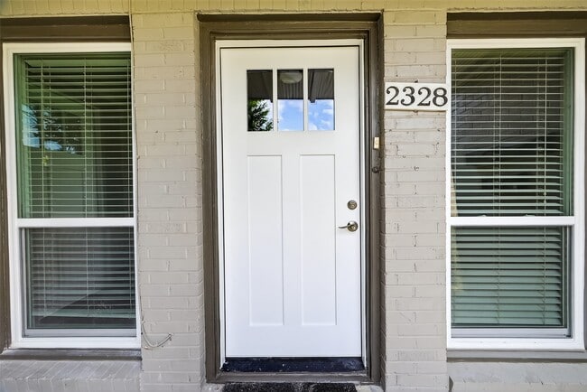 Building Photo - 2328 McClendon St