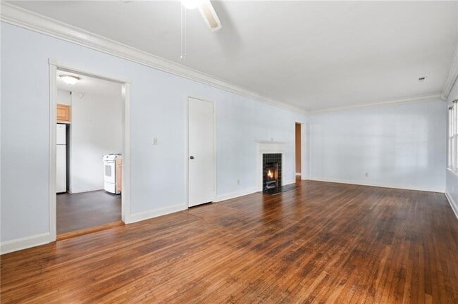 1951 Dresden Dr NE