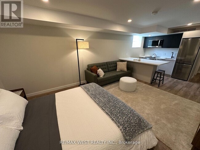 Photo - 176 Sammon Ave