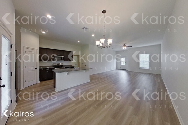 Photo - 105 Teddy Ln