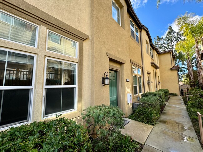 Great 3B/2.5BA Townhome in San Marcos! - Great 3B/2.5BA Townhome in San Marcos!
