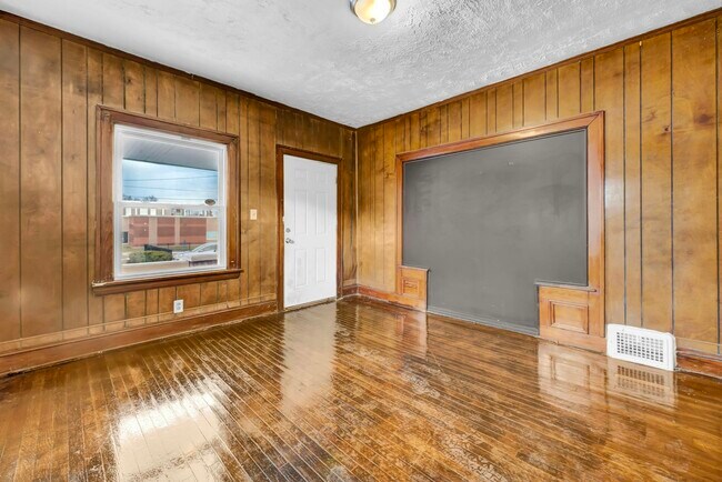 Photo - 7412 Worley Ave