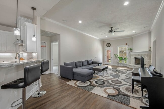 Photo - 1011 Dove Chase Ln