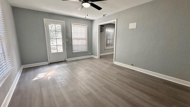 Building Photo - 325 N Federal Hwy Unit 1