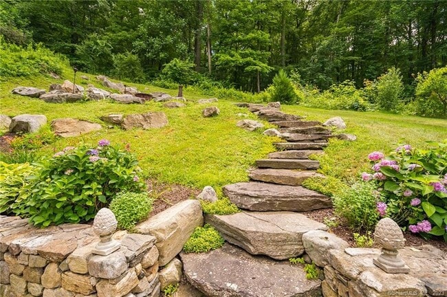 Photo - 260 White Deer Rocks Rd