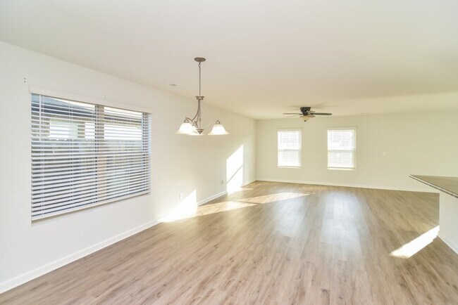 Photo - 111 Winstead Cir