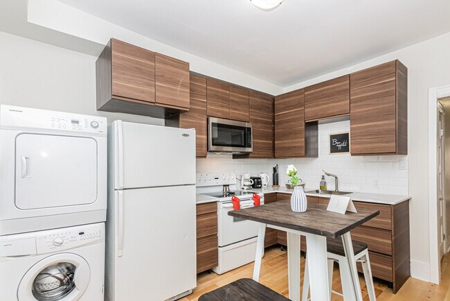 Photo - 937 Rue Sainte-Marguerite Unit ID1335080P