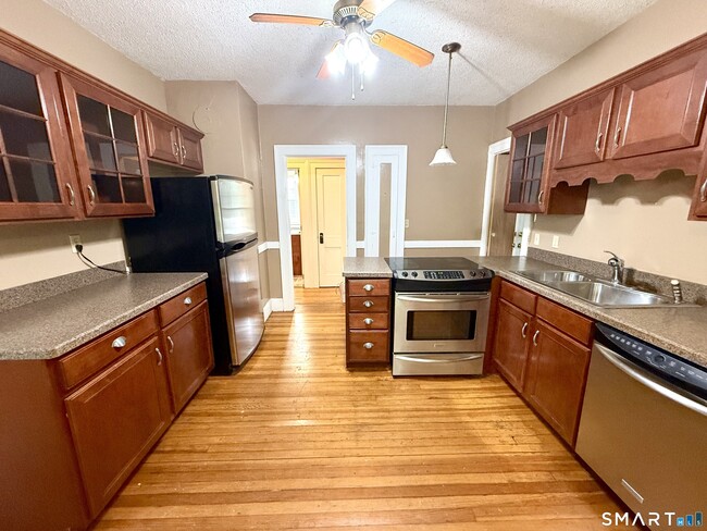 Photo - 7-9 Lyons St Unit 2nd Floor